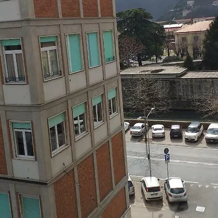 Mon